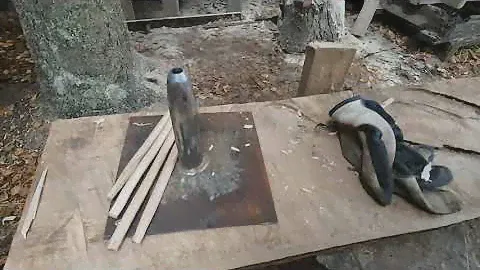 Приспособление для изготовления деревянных зубьев для граблей.