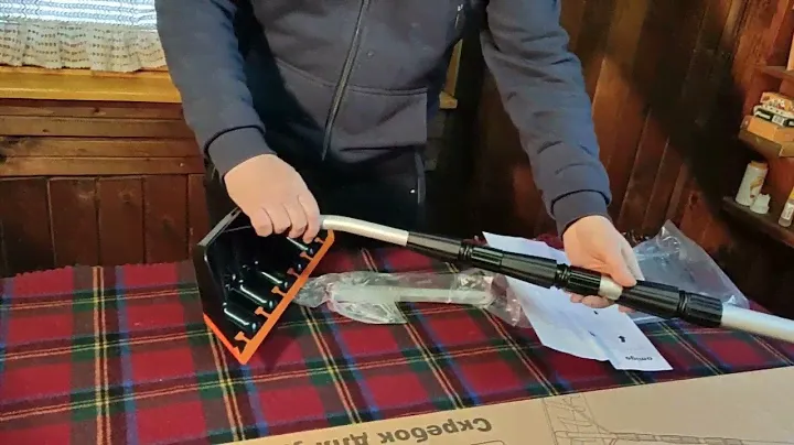 Скребок для чистки снега с крыши с телескопической ручкой Amigo 78902