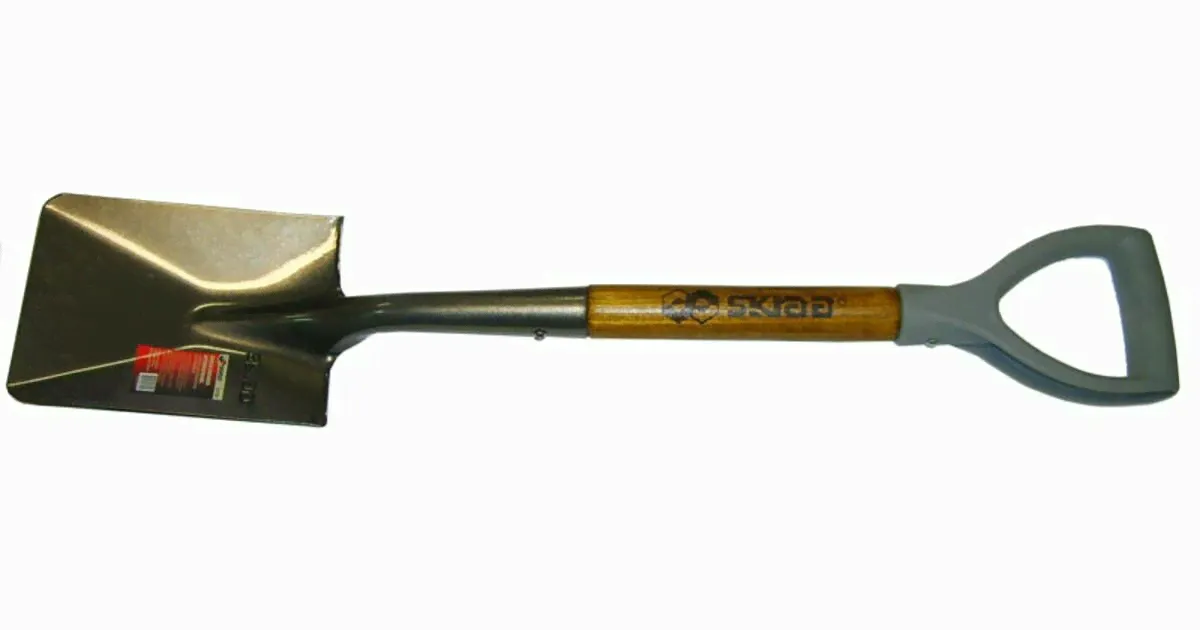 Лопата Fiskars 28109 автомобильная SKRAB совковая